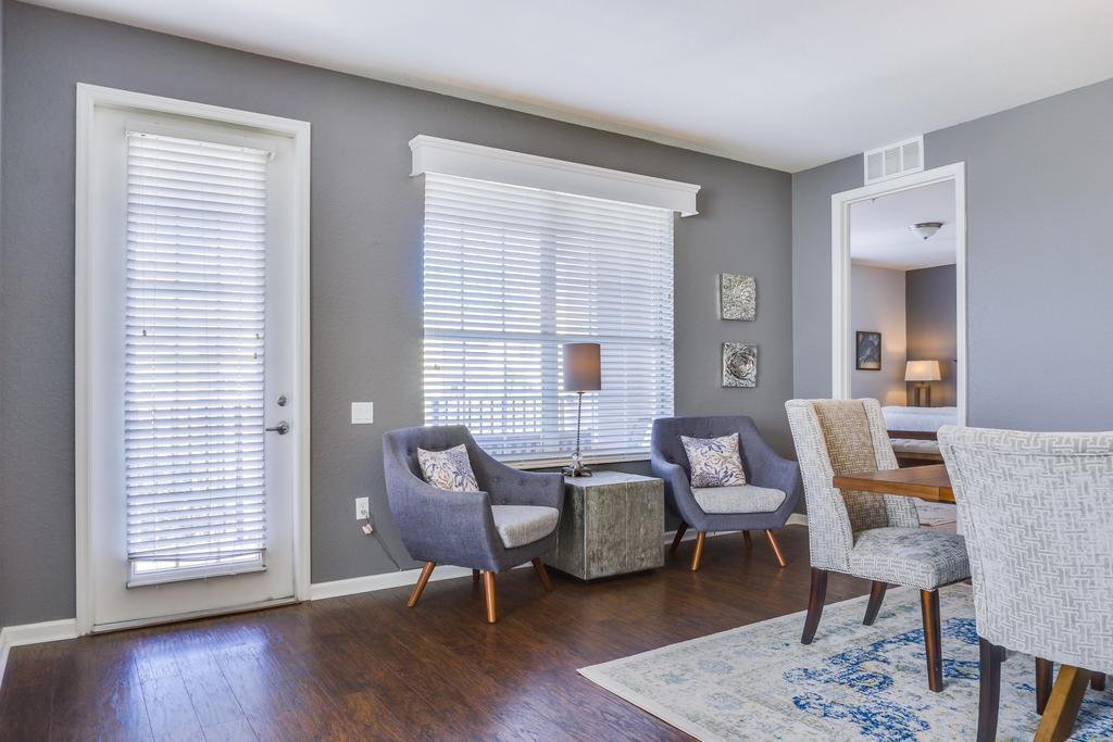 Отель Orlando Escape Williamsburg Экстерьер фото